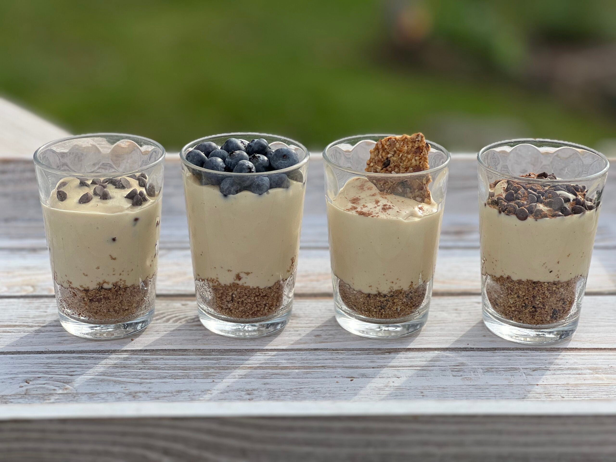 5 Minute No-Bake Mini Vegan Cheesecakes with Granola Crust: Sweet, Simple, and Oh-So-Delicious